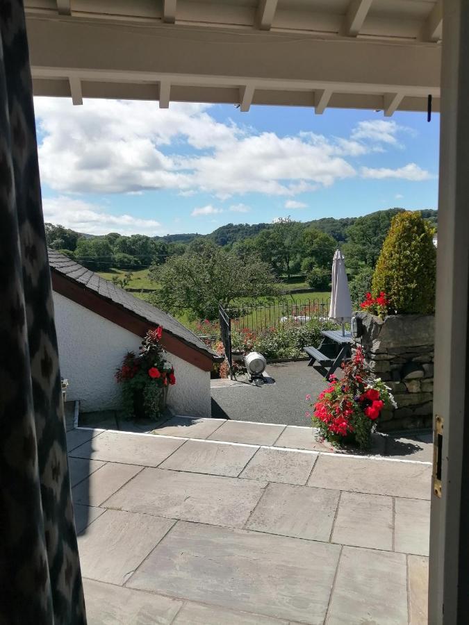The Brown Horse Inn Winster  Экстерьер фото