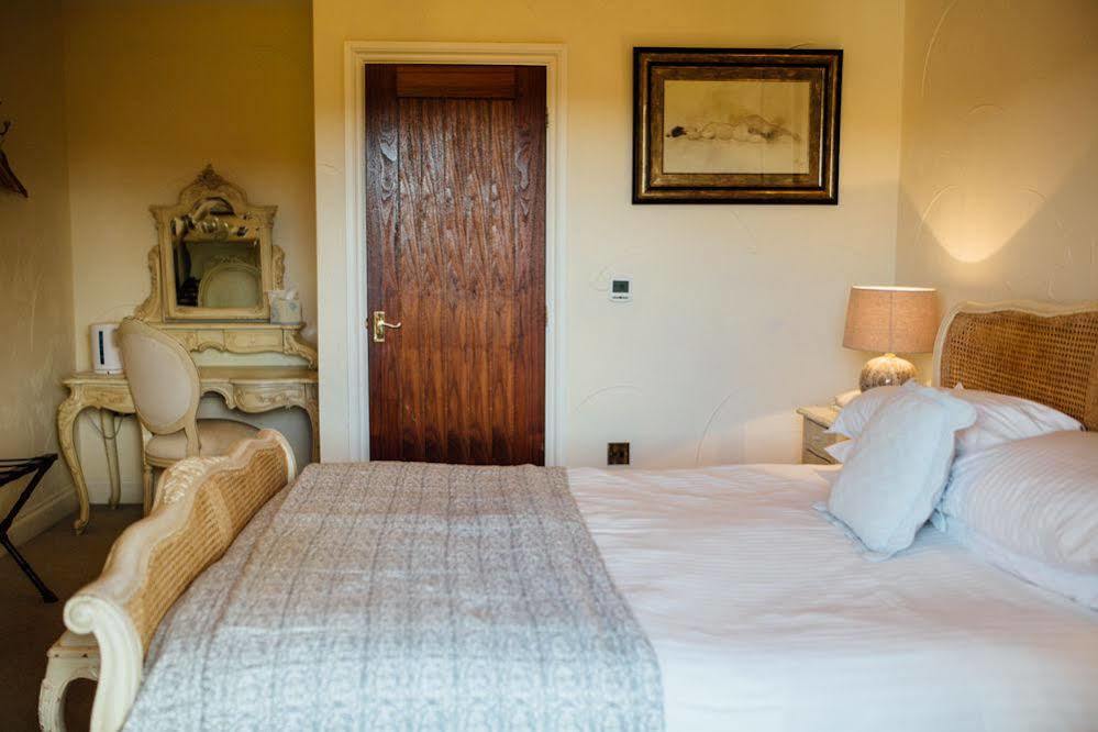 The Brown Horse Inn Winster  Экстерьер фото