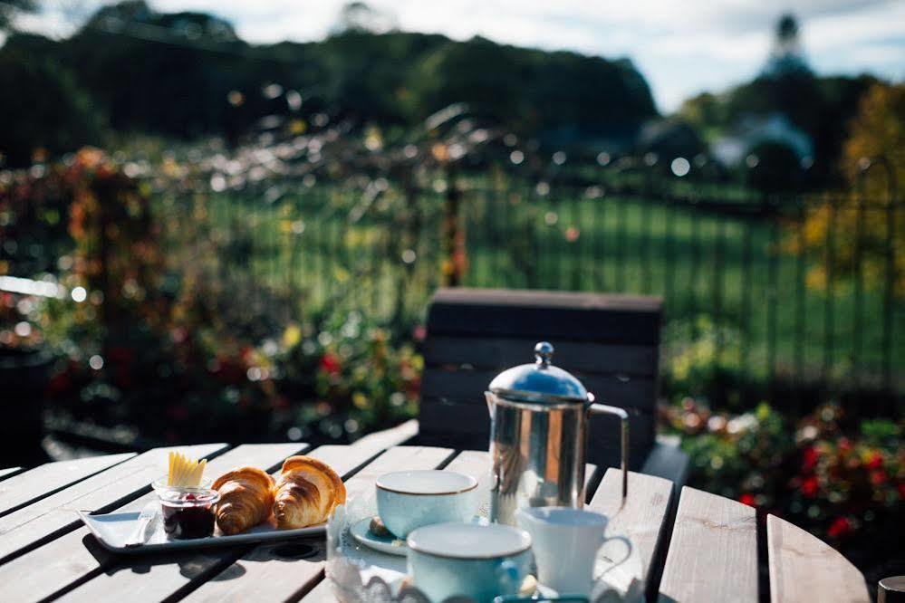 The Brown Horse Inn Winster  Экстерьер фото